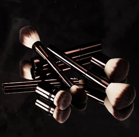 The Hourglass Brush Set